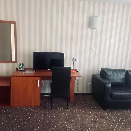 Papaver Hotel Slesin  Bagian luar foto