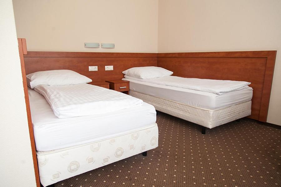 Papaver Hotel Slesin  Bagian luar foto