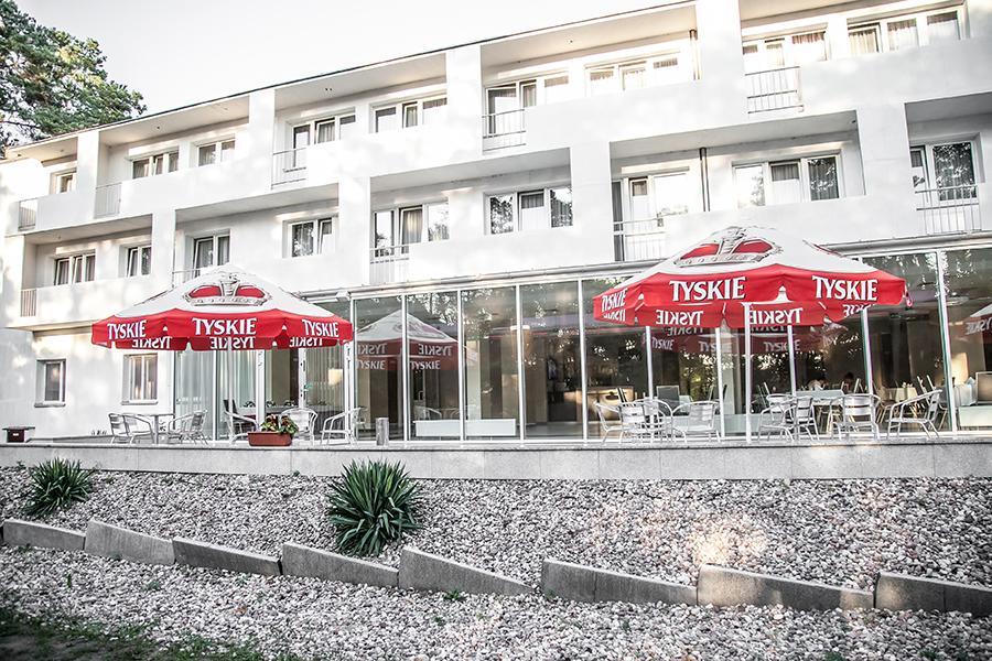 Papaver Hotel Slesin  Bagian luar foto